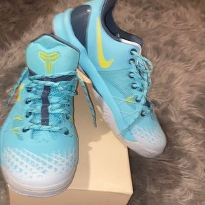 New brand Nike shoes